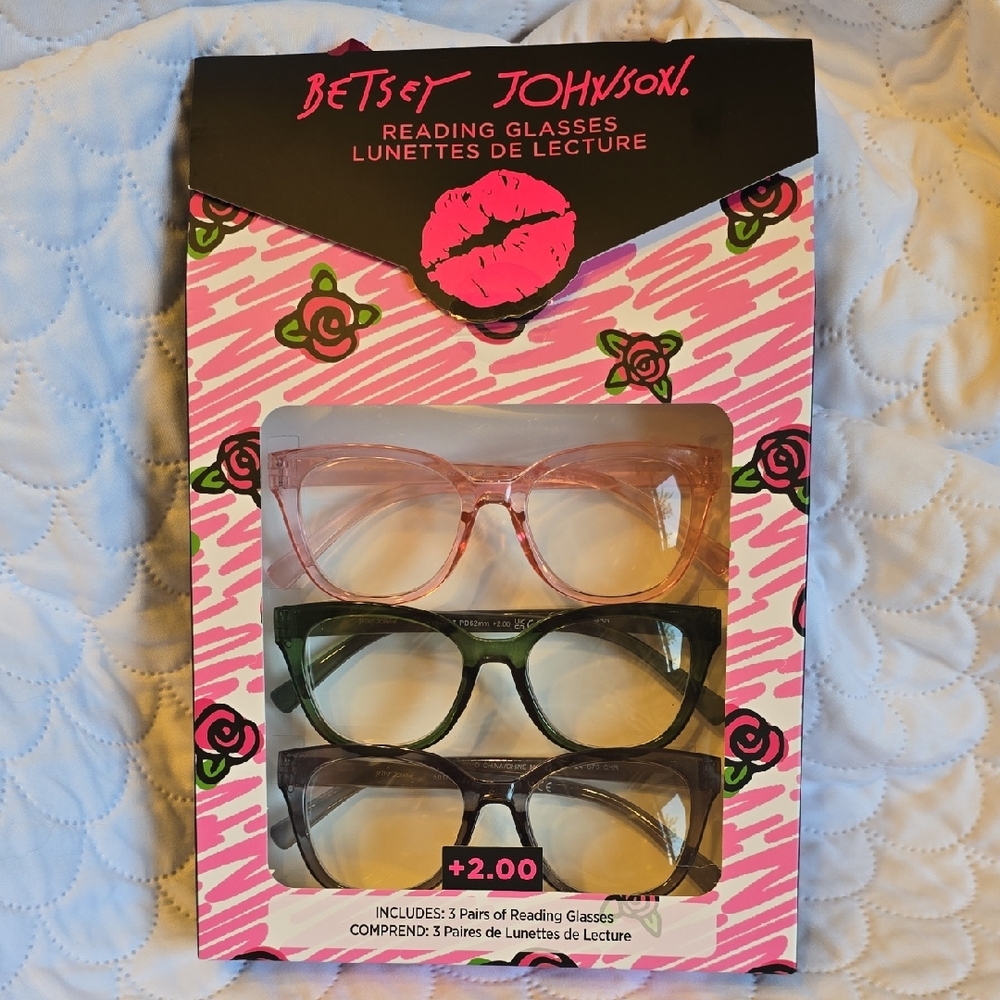 Betsey Johnson Womens 3-pack of reading glasses +2.00 magnification NIB
